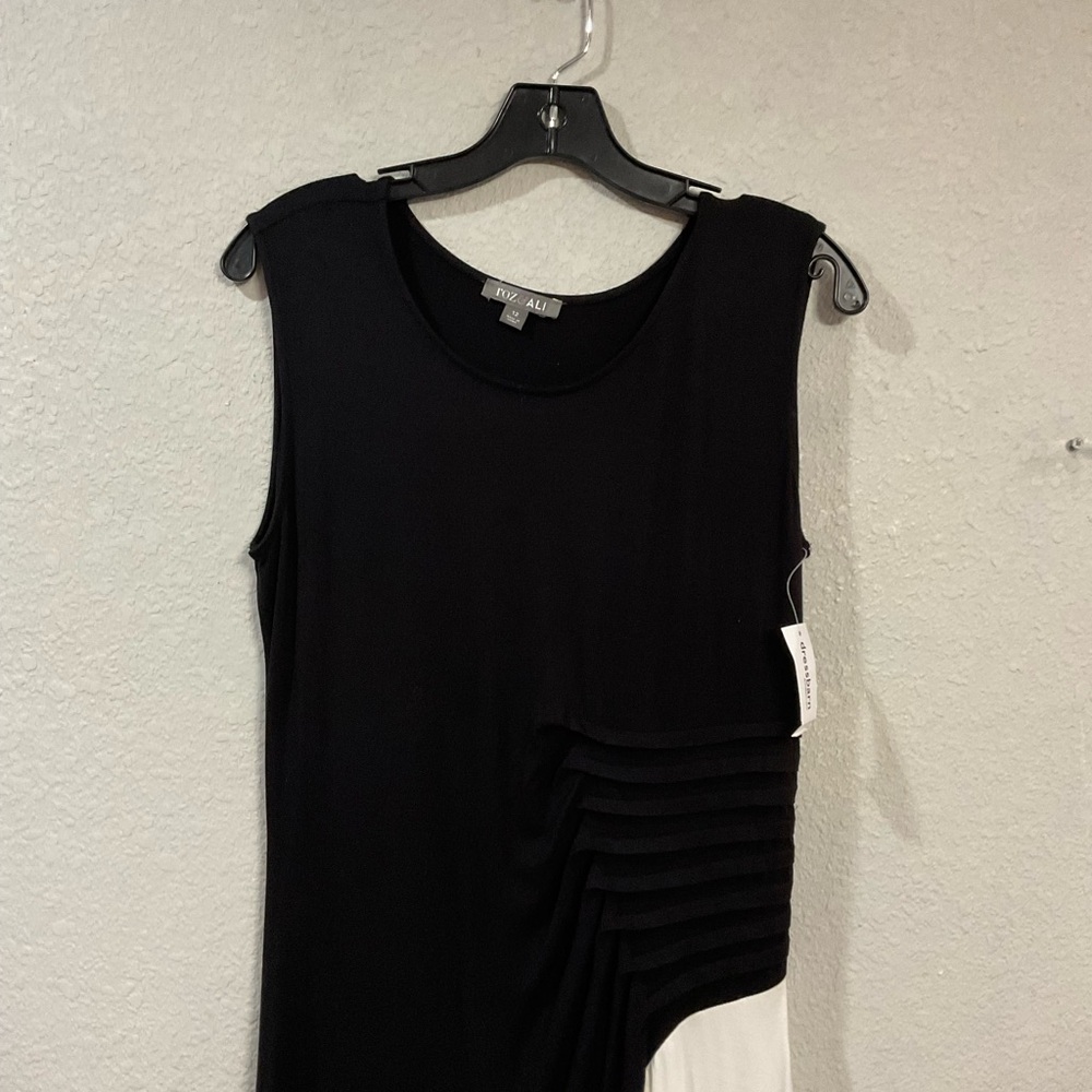 Roz & Ali Black and White Maxi Dress NWT - Picture 4 of 7